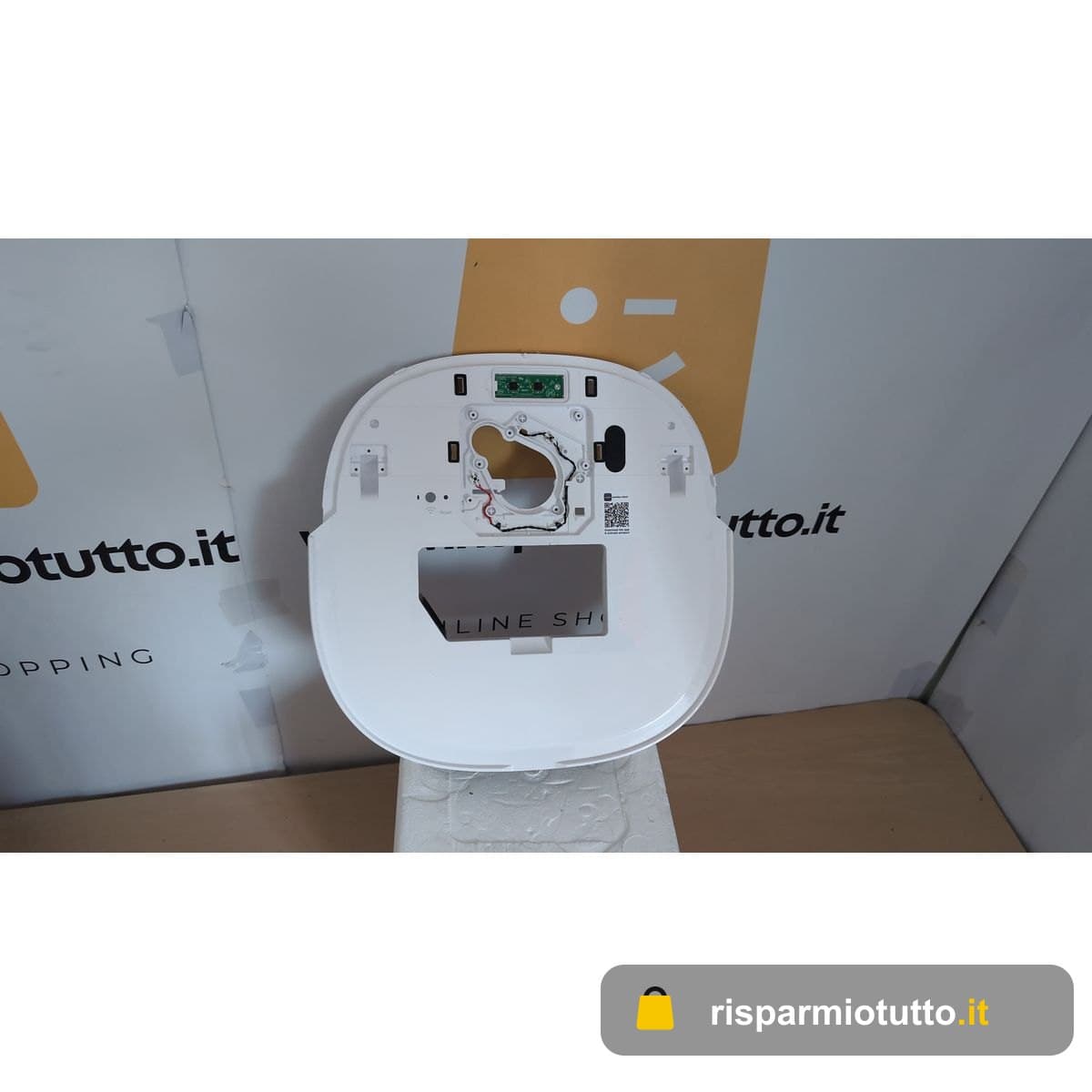 Scocca superiore usata per robot Eureka j15 ultra . Completa di cablaggio.