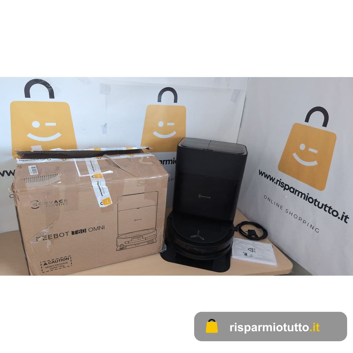 ECOVACS DEEBOT T80 OMNI Robot Aspirapolvere Lavapavimenti, 18.000 Pa, Spazzola OZMO ROLLER, ZeroTangle 3.0, Lavaggio Mocio con Acqua Calda a 40-75 °C, Asciugatura ad Aria Calda, Nero