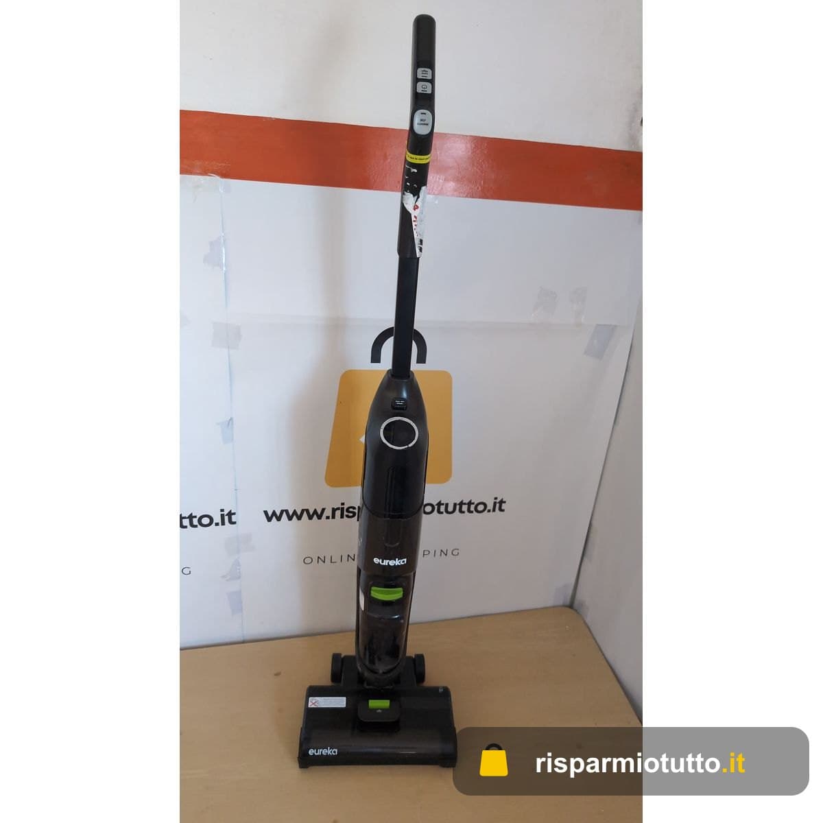 EUREKA NEW400 Lavapavimenti Senza Fili, Aspira e Lava in un Passaggio, 3,95kg Ultraleggero, Autopropulsione, 600ml+400ml Doppio Serbatoio, Batteria 2500mAh×6, Pavimento Asciutto 90%