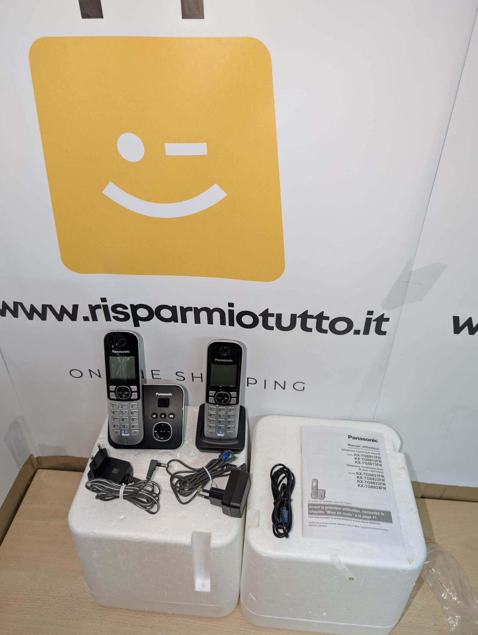 Panasonic KX-TG6823 - Telefoni cordless con segreteria telefonica e schermo [Versione Francese]