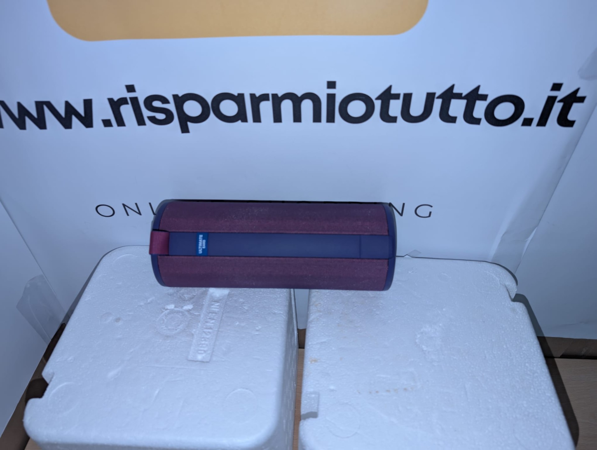 Altoparlante Bluetooth wireless portatile Ultimate Ears Megaboom 3, Bassi profondi, Impermeabile, Galleggiante, Connessione multipla, Batteria 20h, Colore viola