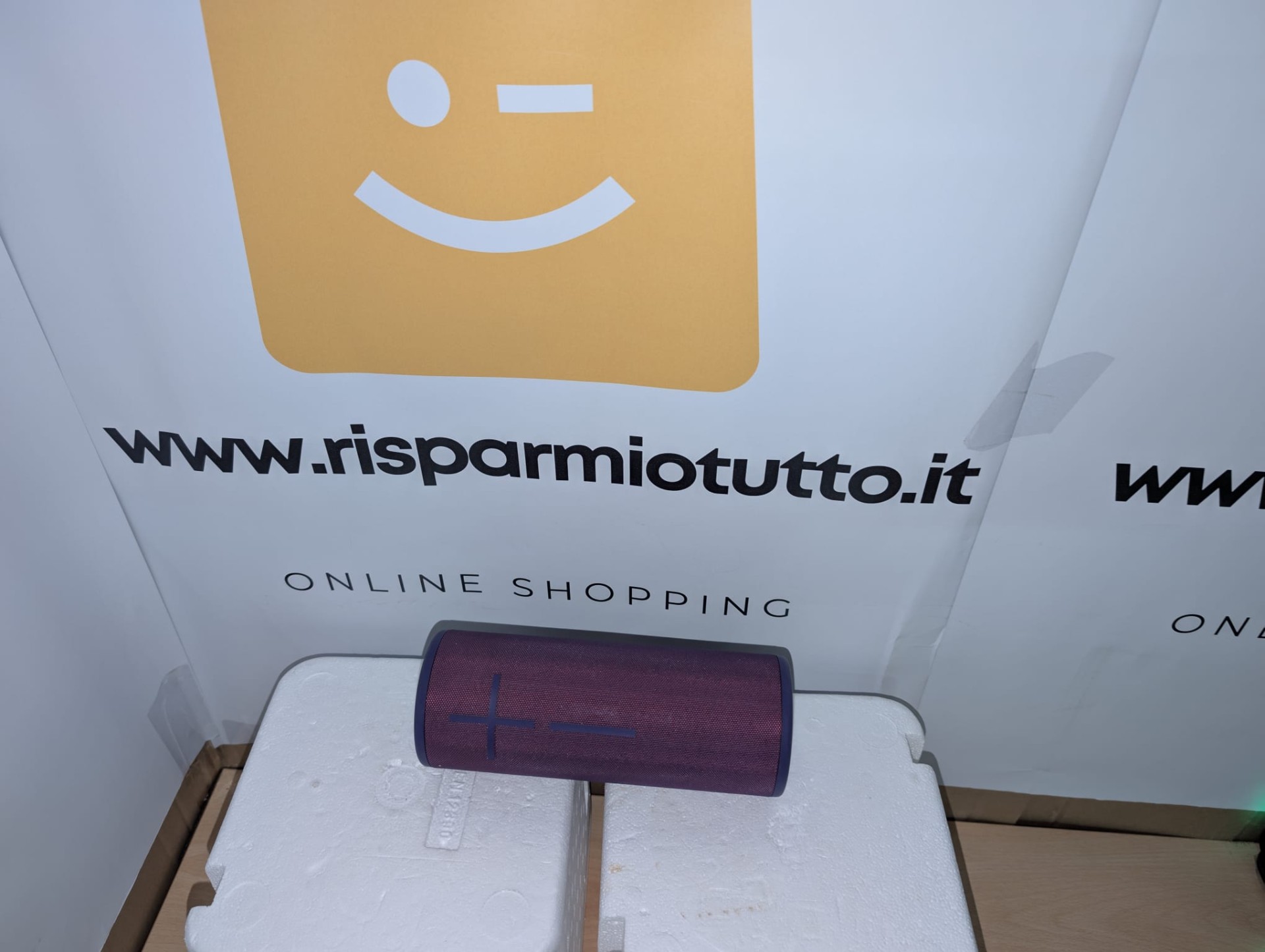 Altoparlante Bluetooth wireless portatile Ultimate Ears Megaboom 3, Bassi profondi, Impermeabile, Galleggiante, Connessione multipla, Batteria 20h, Colore viola
