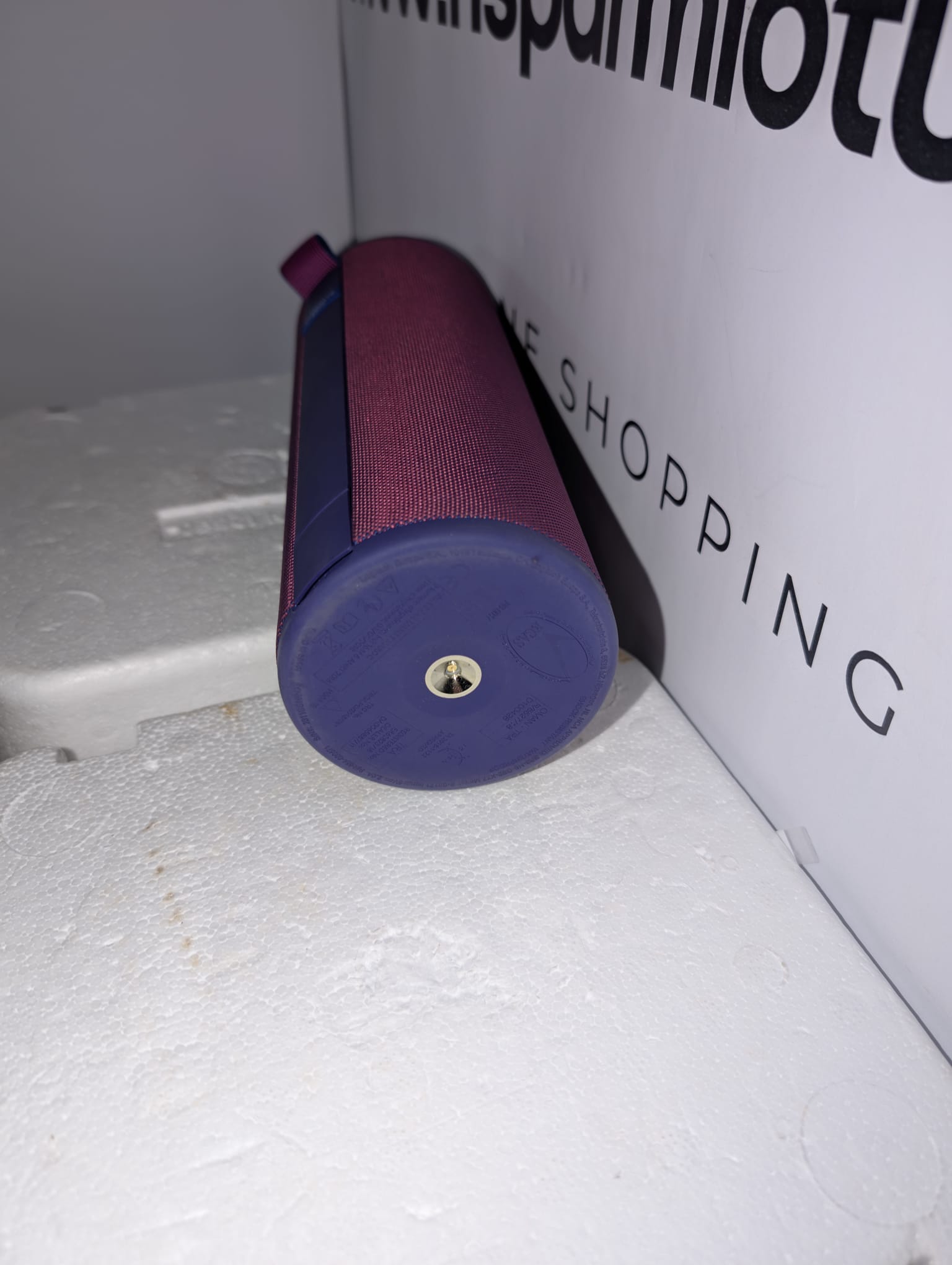 Altoparlante Bluetooth wireless portatile Ultimate Ears Megaboom 3, Bassi profondi, Impermeabile, Galleggiante, Connessione multipla, Batteria 20h, Colore viola