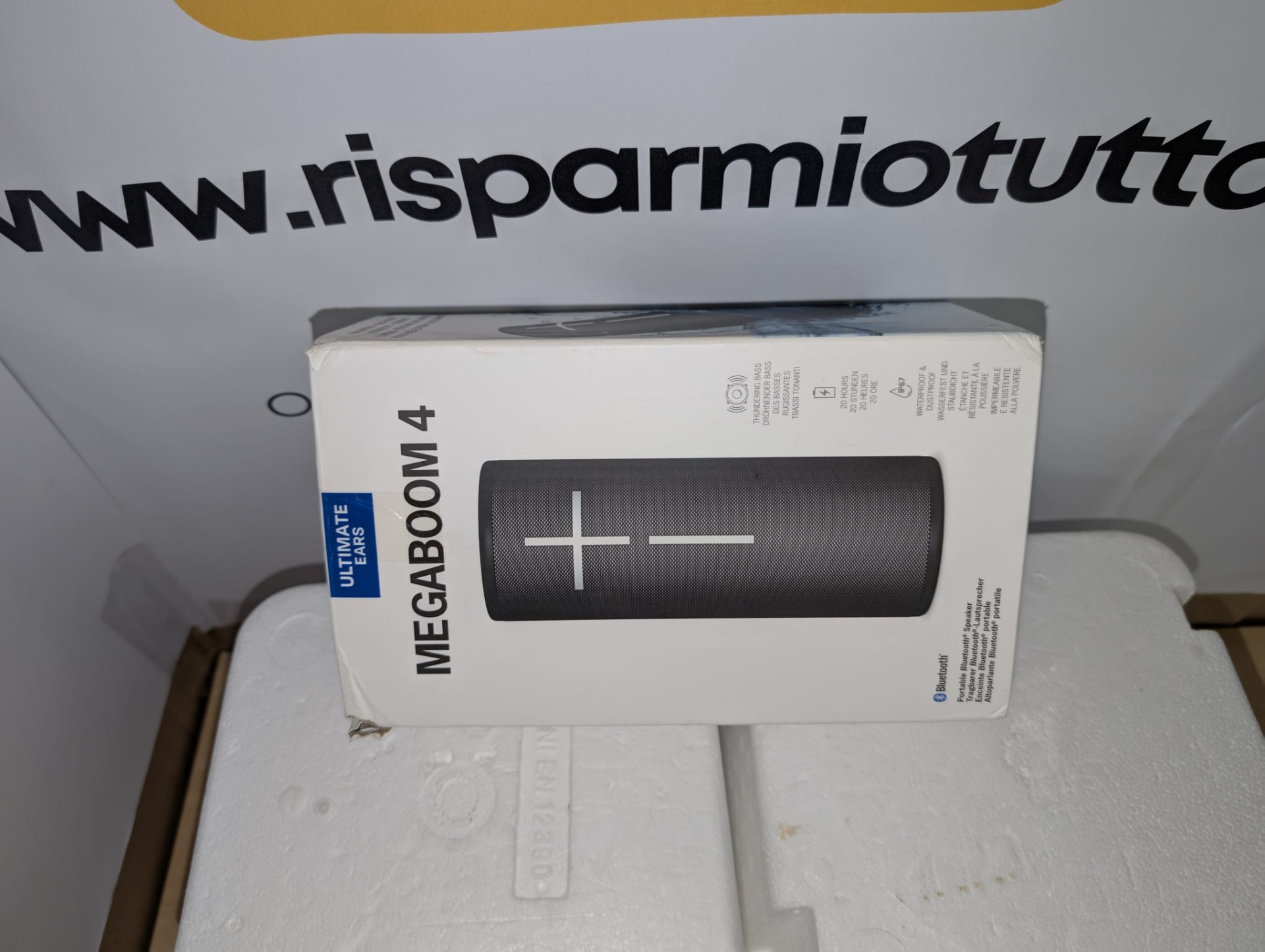 Ultimate Ears MEGABOOM 4, altoparlante portatile Bluetooth, impermeabile e galleggiante, con suono a 360° potente e bassi esplosivi, 20 ore di batteria e raggio d’azione di 45 m - Nero
