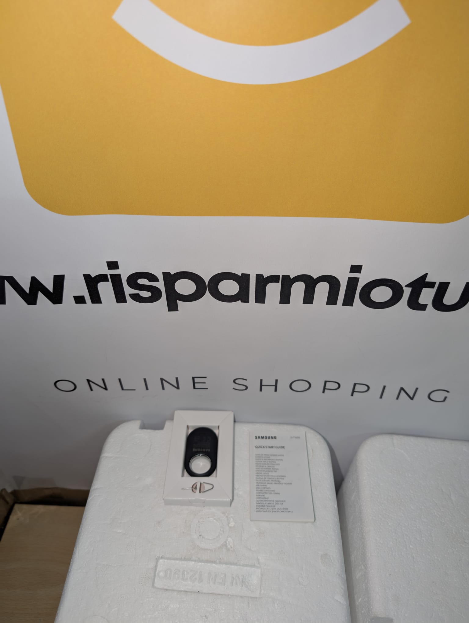 Samsung Galaxy SmartTag2 (1 Pezzo) Localizzatore Bluetooth con Modalità Smarrito, Design compatto, Batteria a lunga durata, Resistenza IP67, nero 2023
