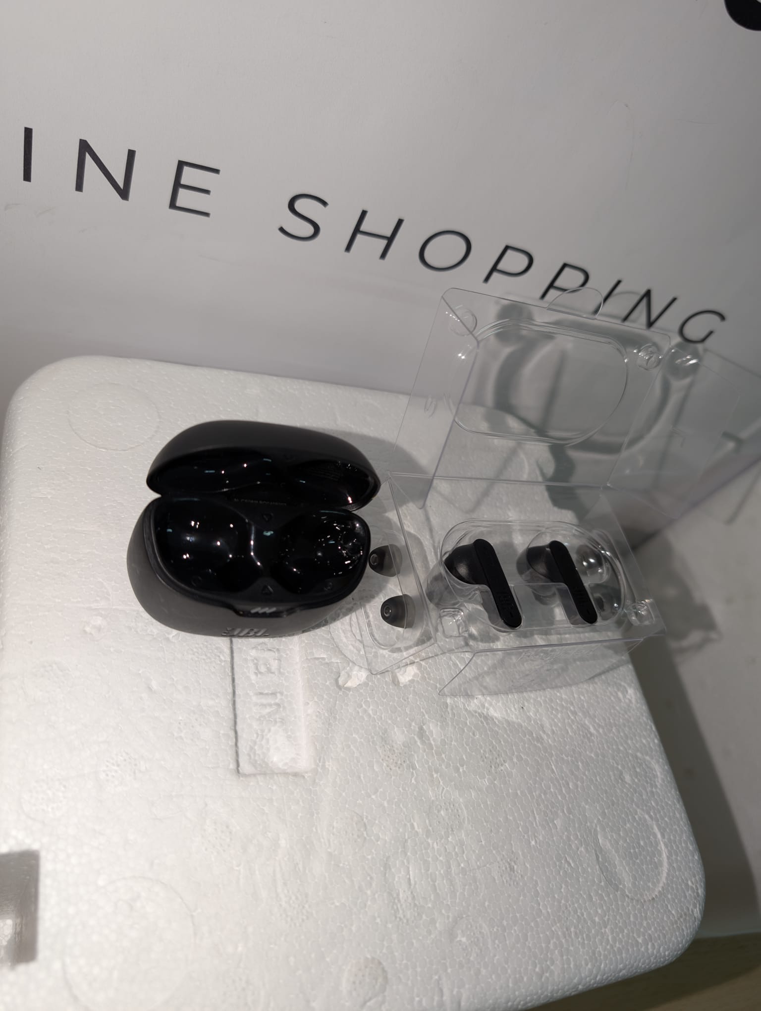 JBL Tune Beam Auricolari In-Ear True Wireless Bluetooth con Cancellazione Attiva del Rumore, Impermeabili IP54, Bassi Puri, Smart Ambient, 4 Microfoni, fino a 48 h di Autonomia, Nero