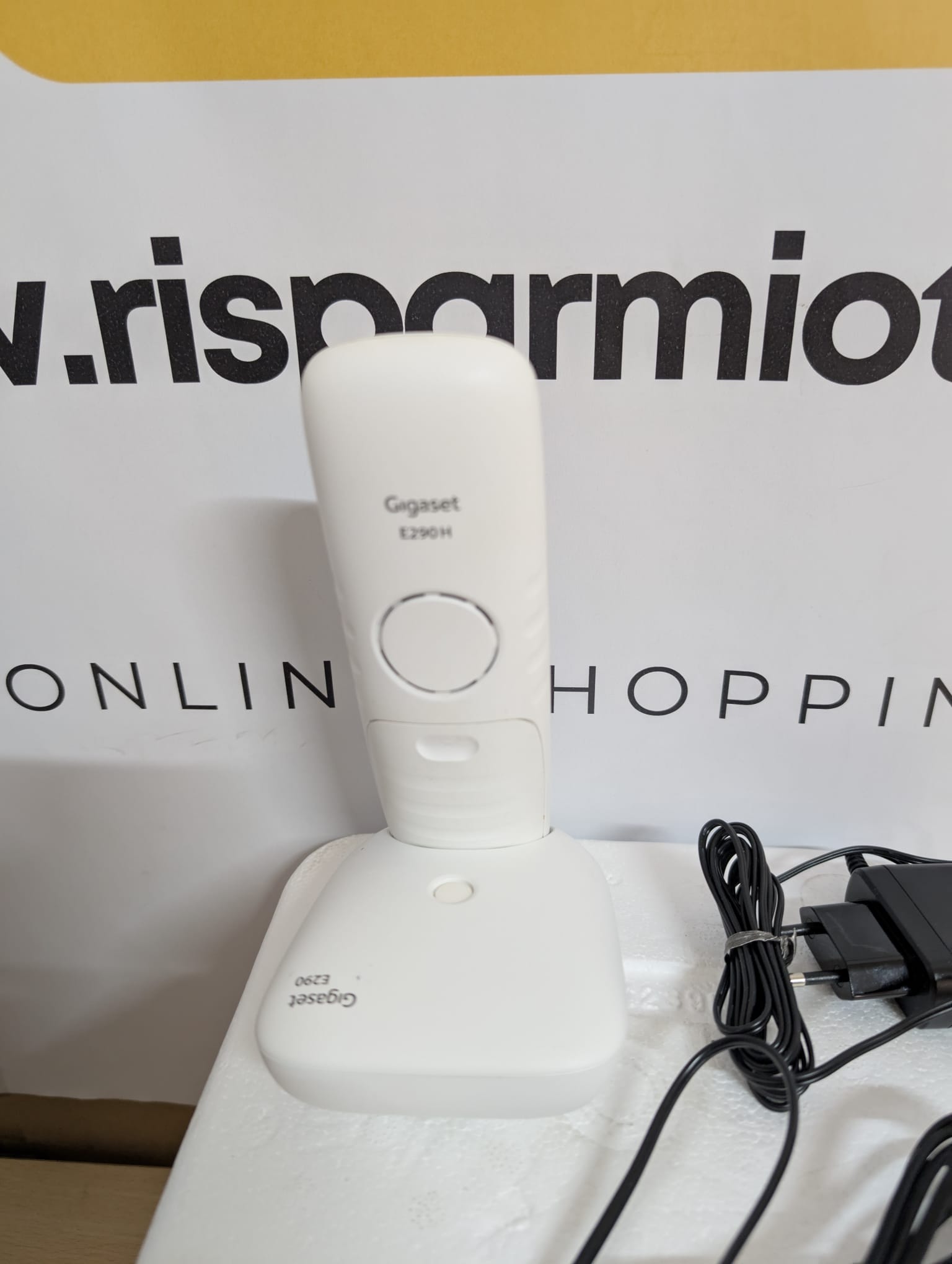 Gigaset E290, Telefono Portatile con Suonerie Forti, Numeri Grandi e Audio Potenziato, Tasti di Chiamata Rapida, Vivavoce con Volume Regolabile, Bianco