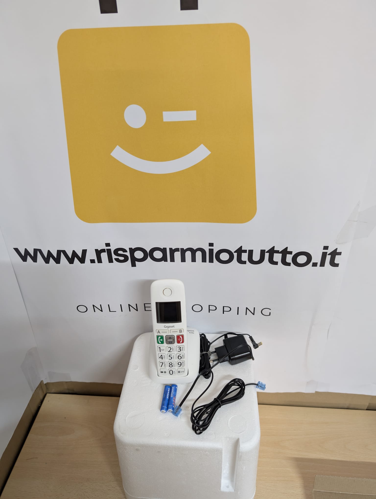 Gigaset E290, Telefono Portatile con Suonerie Forti, Numeri Grandi e Audio Potenziato, Tasti di Chiamata Rapida, Vivavoce con Volume Regolabile, Bianco